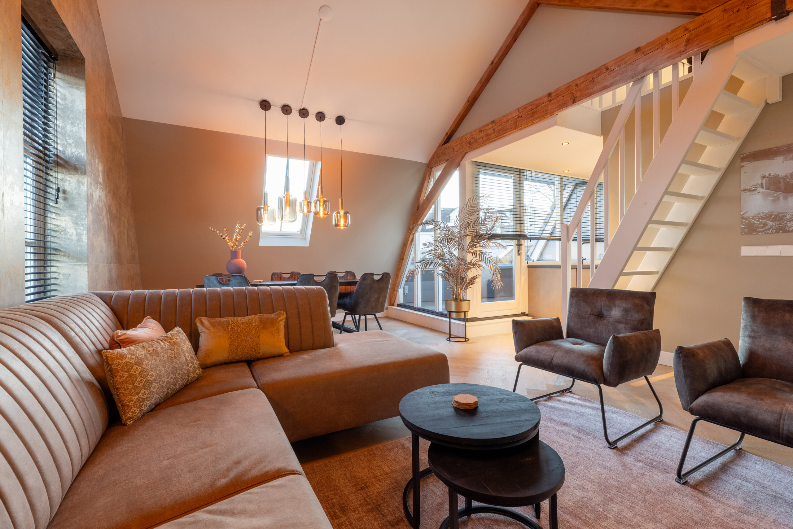 Stadsboerderij Hilversum, herbestemming naar luxe appartementen door Harmonische Architectuur te Arnhem