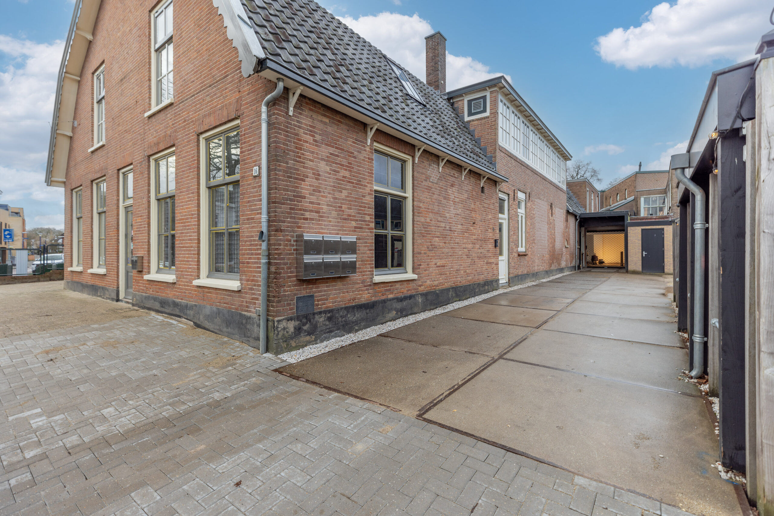 Stadsboerderij Hilversum, herbestemming naar luxe appartementen door Harmonische Architectuur te Arnhem