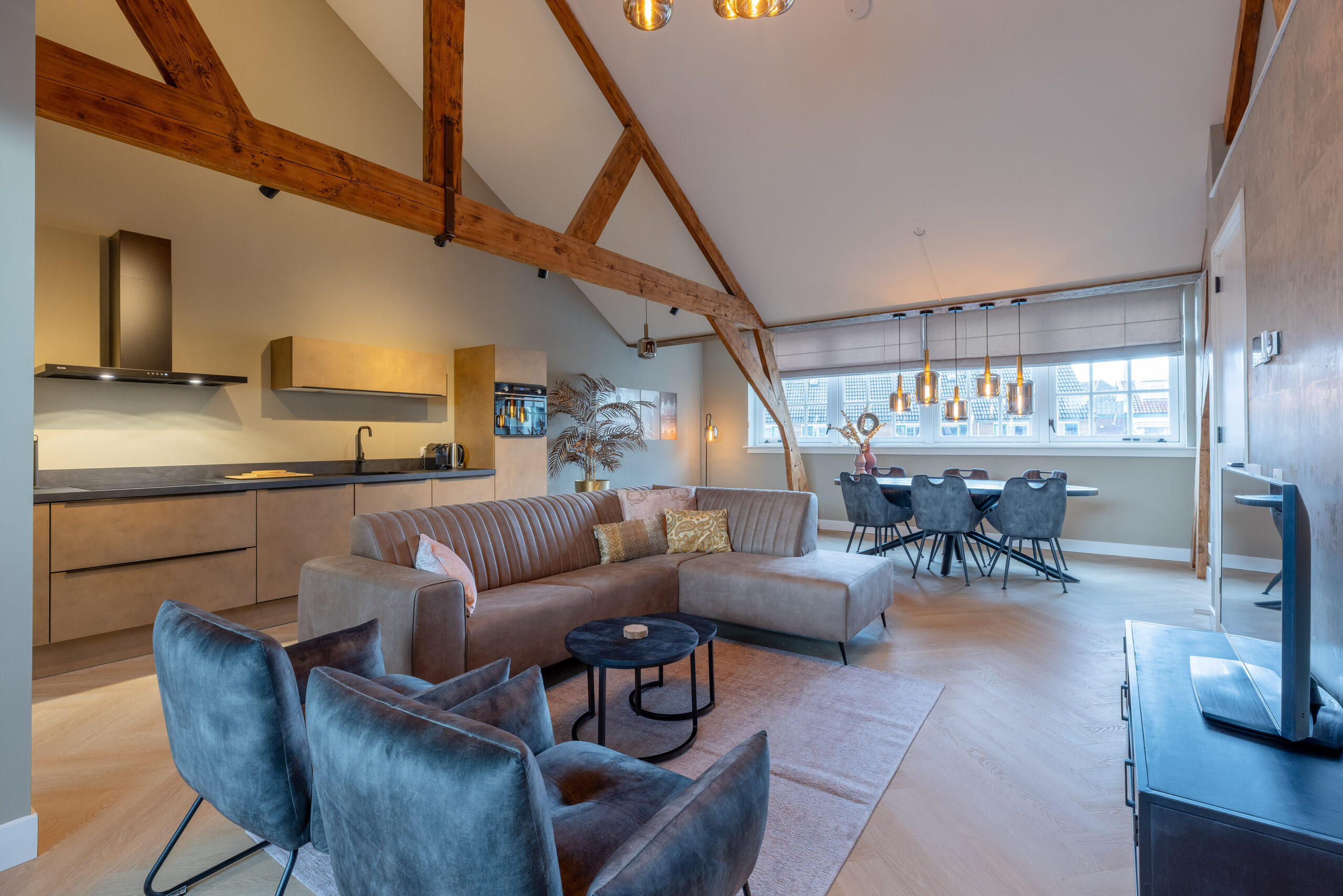 Stadsboerderij Hilversum, herbestemming naar luxe appartementen door Harmonische Architectuur te Arnhem